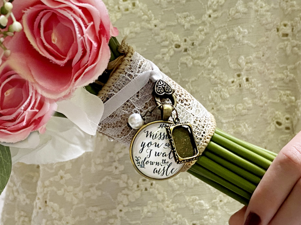 Bouquet Charm Handwriting Faith Oval