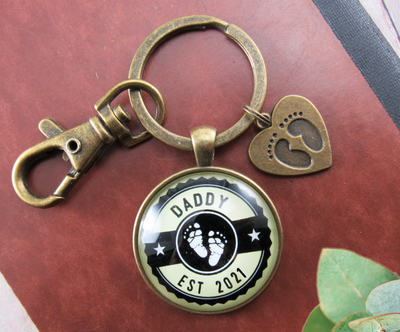 Daddy Established 2021 Keychain New Dad First Father's DayKeychain Baby Feet Charm - Gutsy Goodness Handmade Jewelry